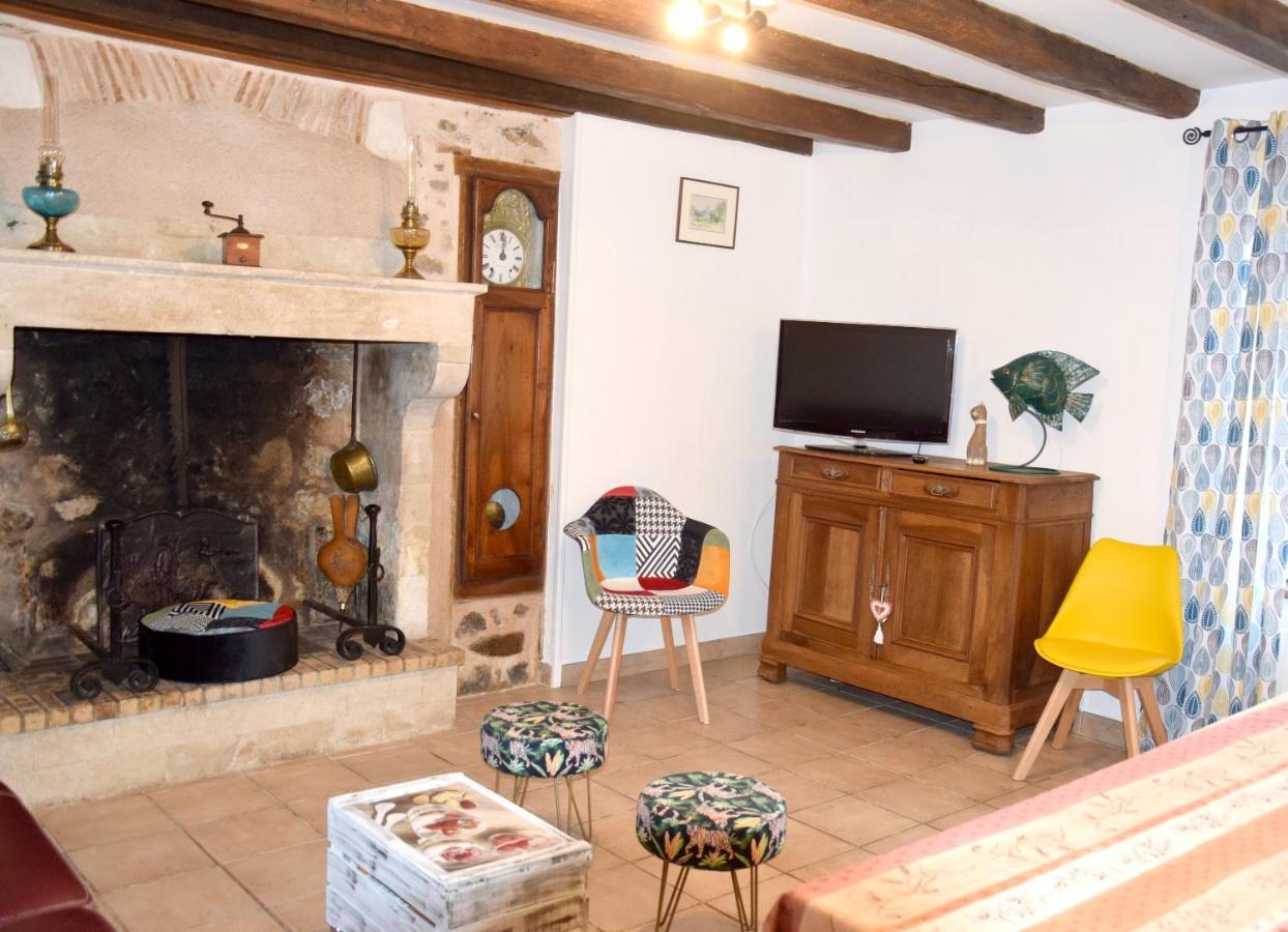 Maison Charismatique A Saint-Germier Avec Jardin Cloture. Eksteriør billede